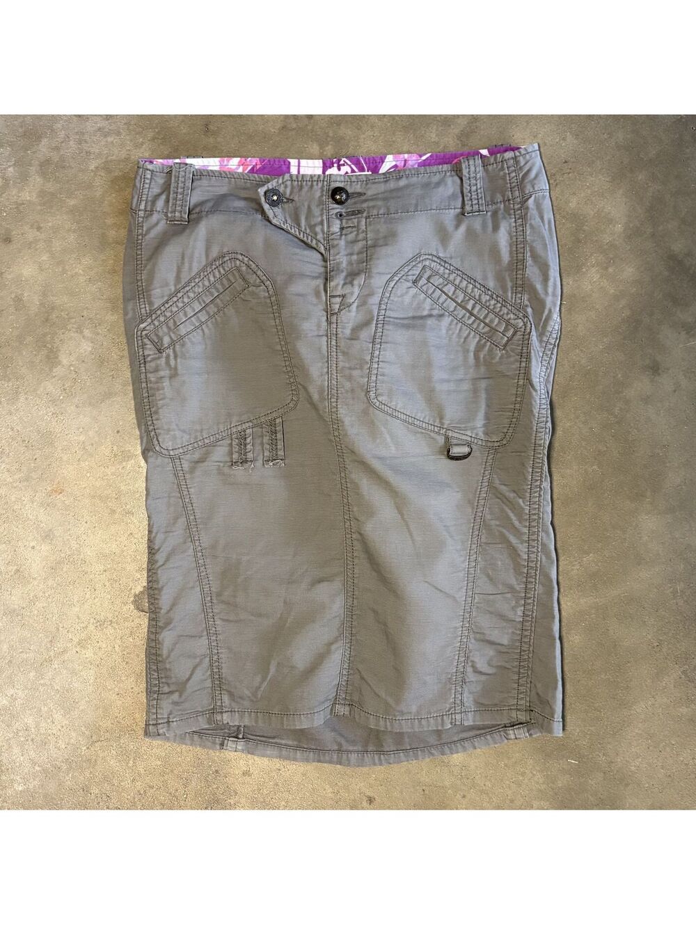 Diesel Women's Cargo Skirt with Buttoned Pockets and Decorative Stitching Sz M